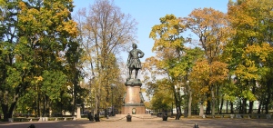 Staty av Peter den store i Peter den stores park